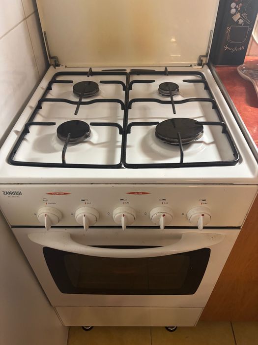 Aragaz Zanussi + Hotă Zanussi – stare foarte bună – Cluj-Napoca