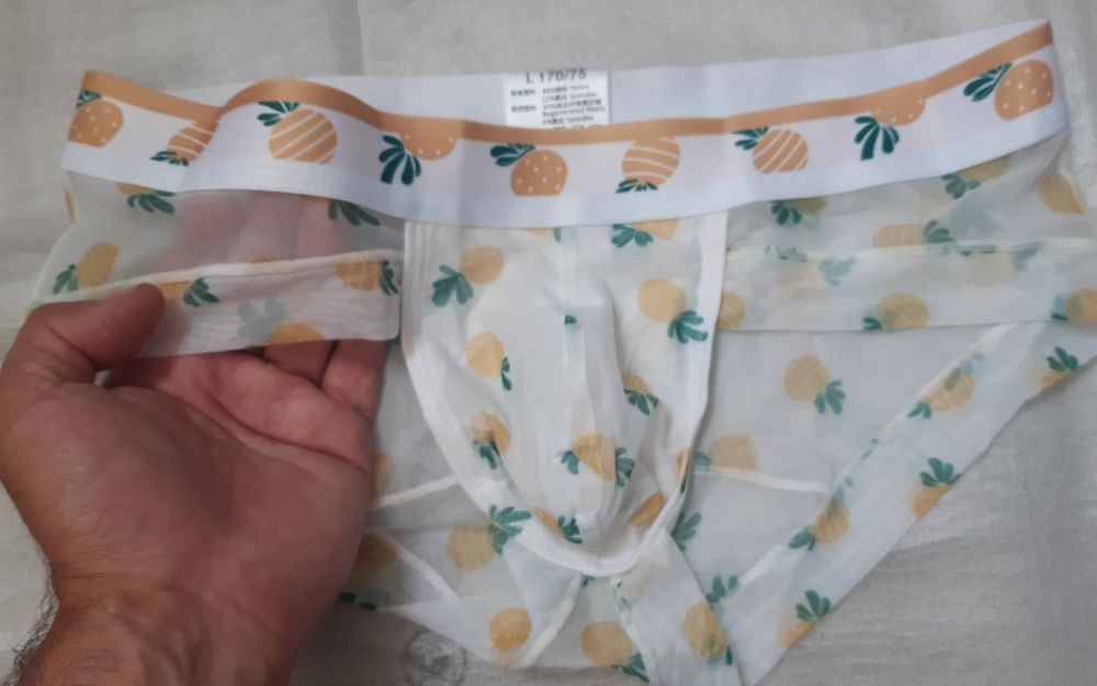 Chiloti barbati foarte subtiri de vară sexi ceva deosebit