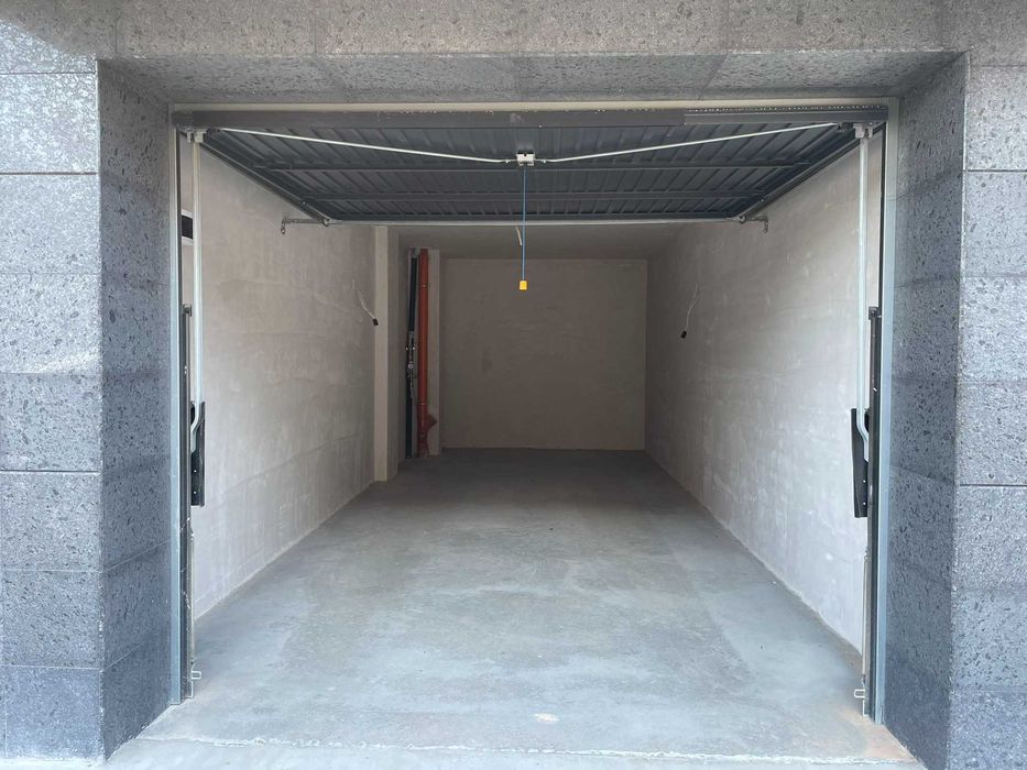 Дава се под наем Гараж / Паркомясто в Пловдив, Тракия - 25 кв.м за 127.5 € - Снимка #1