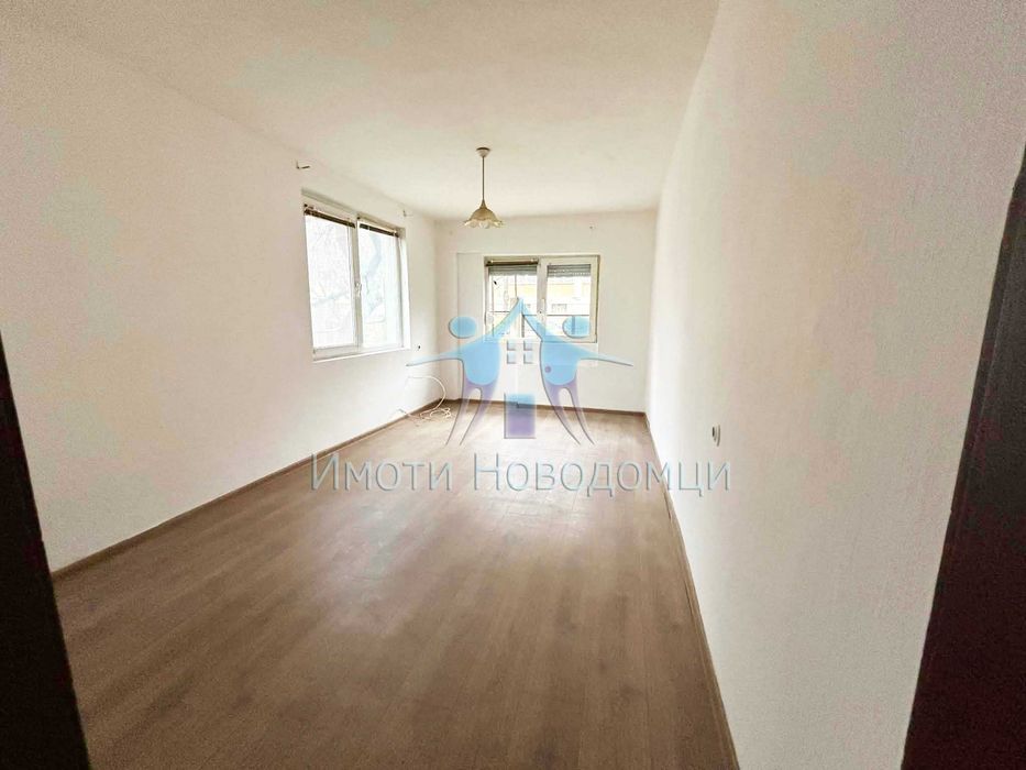 Продава се Етаж от къща в Шумен, Пазара - 82 кв.м за 1518 €/кв.м - Снимка #2