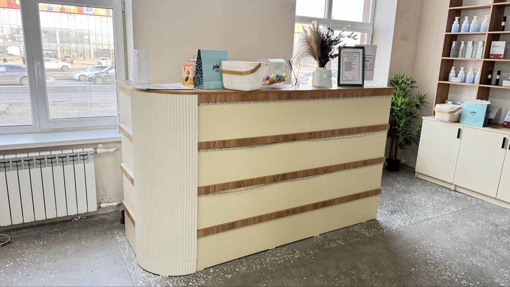 Ресепшен срочно с сейфом