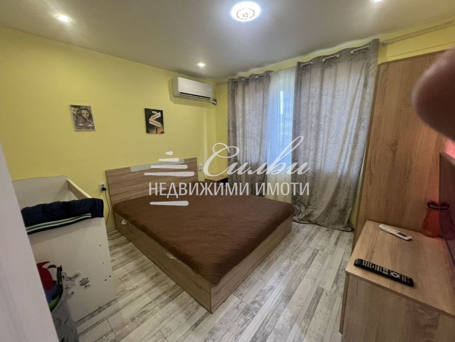 Тристаен апартамент - кв.Тракия!