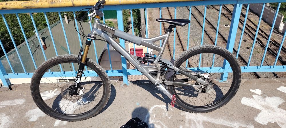 Велосипед двухподвес specialized