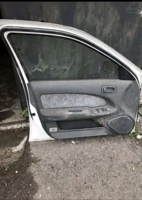 Двери на Nissan maxima, cefiro