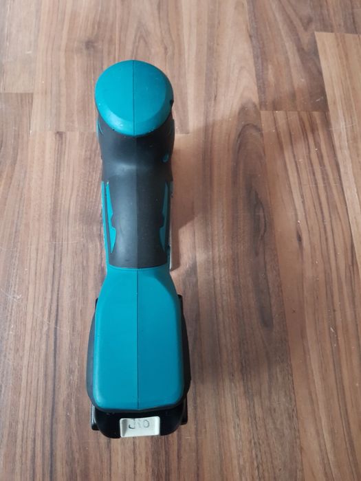 Pendular Makita DJV 181