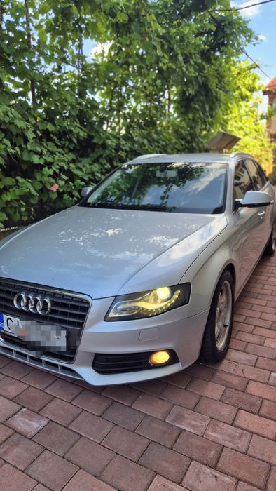 Audi a4 b8 bine dotat din fabrică
