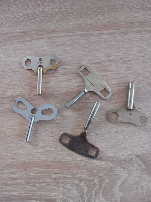 5 бр.резервни  Ключове за часовници