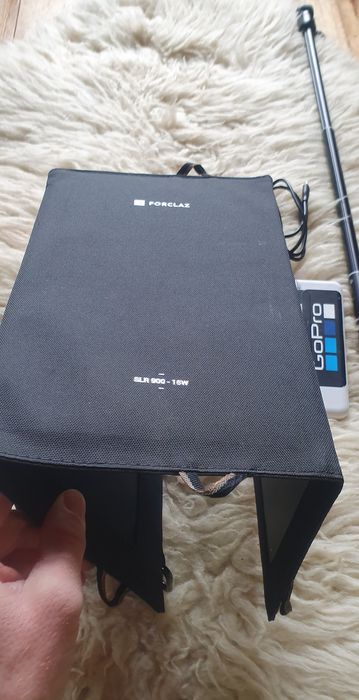 PANOU SOLAR portabil cu USB pentru drumeție