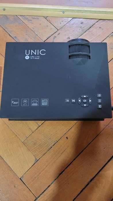 Мини проектор Unic HD WiFi