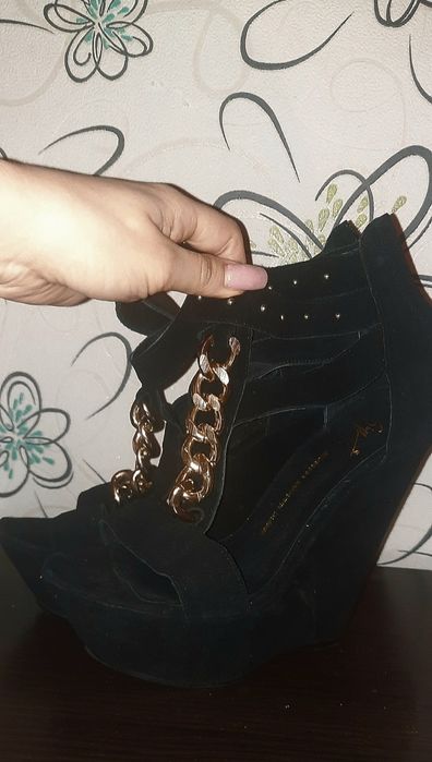 Обувь на выбор 40 размер