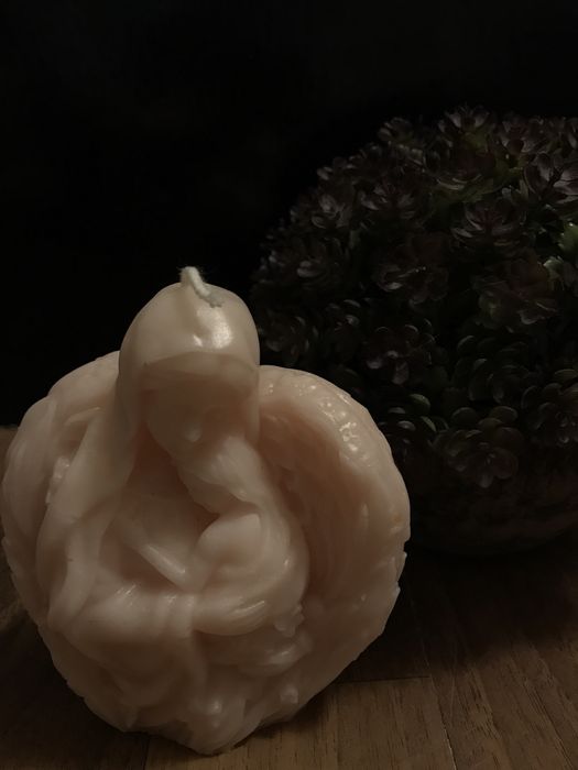 Lumânare Handmade cu simbolistica Maicii Domnului și fiul ei, Iisus.