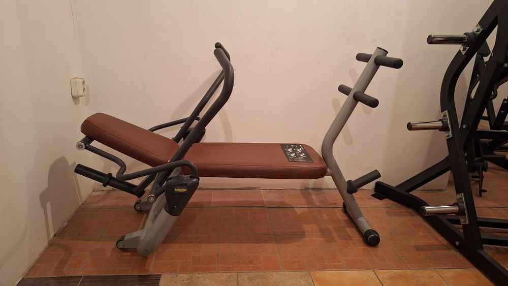 Banca abdomen Technogym
