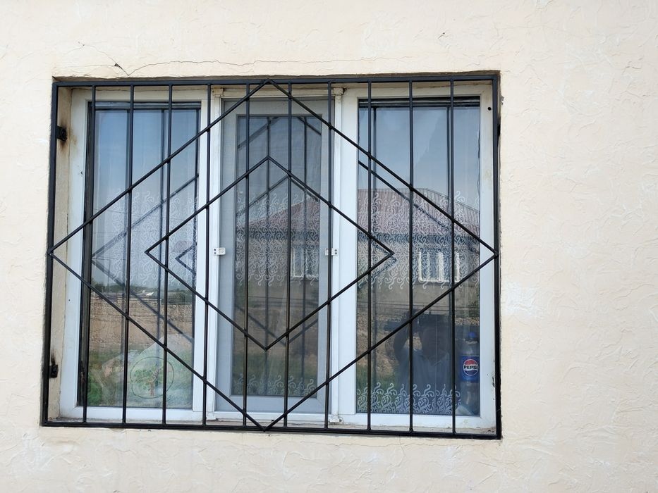 Продам решотки и  унитаз 1шт