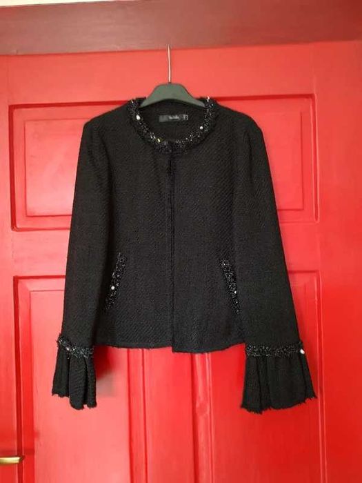 Sacou Hallhuber nr36 negru,  cu insertii la maneca clopot si buzunare