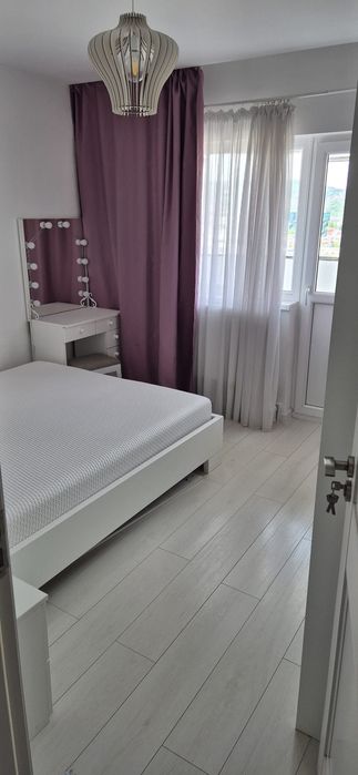 Inchiriez apartament 2 camere lux.