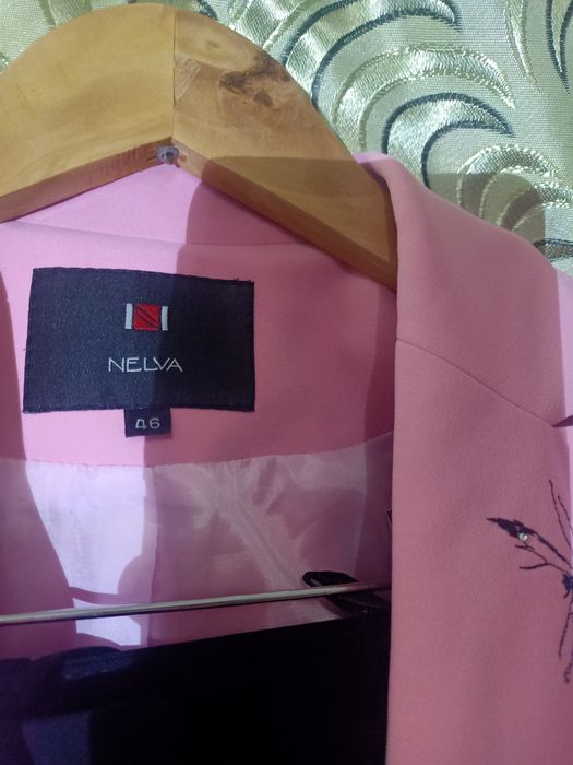 Женский брючный костюм