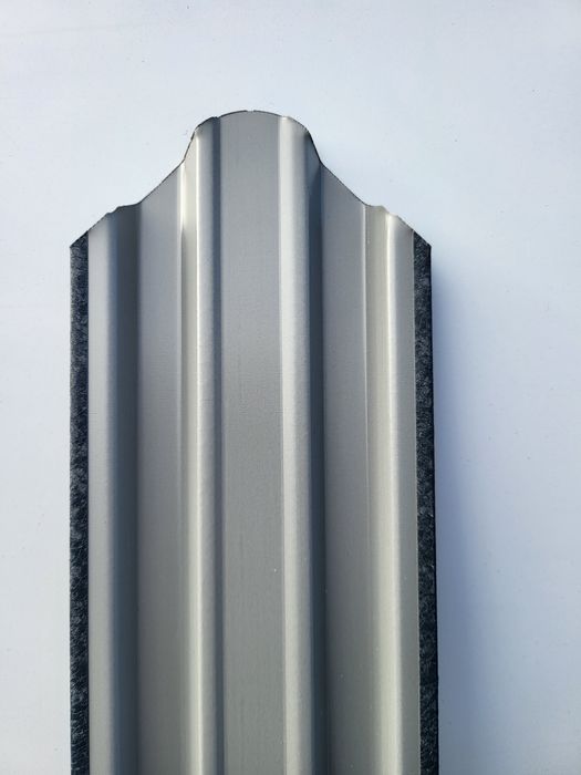 Vand sipca metalica de gard gri mat