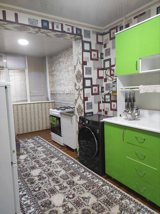 Тезда Гуливерда 4хона 1этаж квартира сотилади