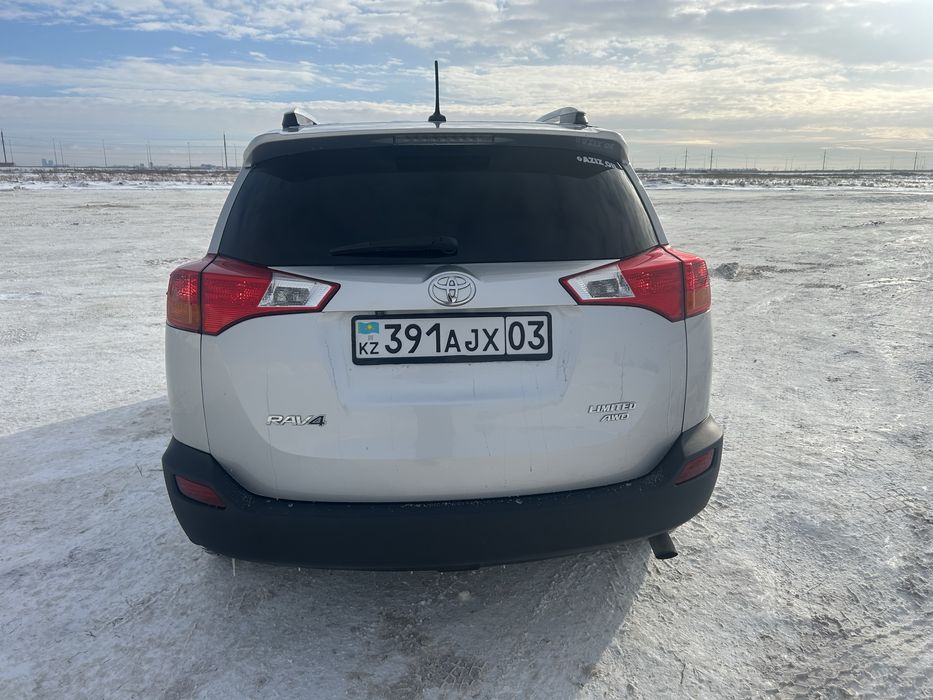Продам автомобиль TOYOTA RAV4