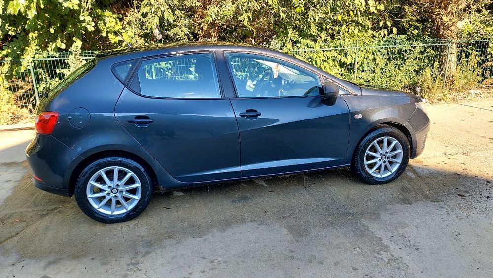 Seat       ibiza