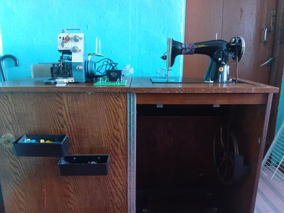 Продаётся швейная машинка и оверлок