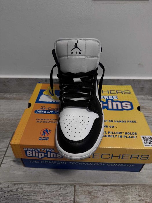 Jordan Sneakers High - White/Black Marimea 42