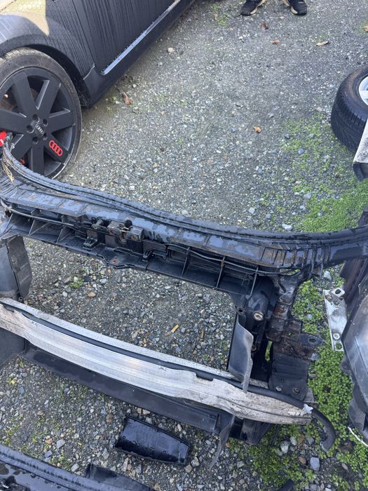 Ауди А3 Оригинална предна маска очиларка