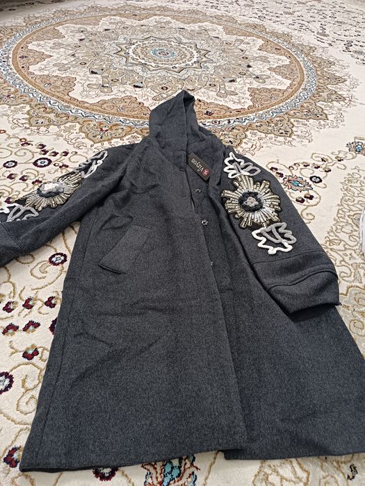 Пальто теплое с капюшоном