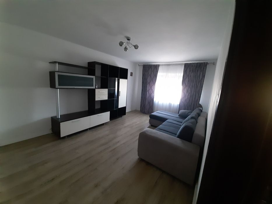 Vând apartament cu 2 camere decomandat Gura Leului