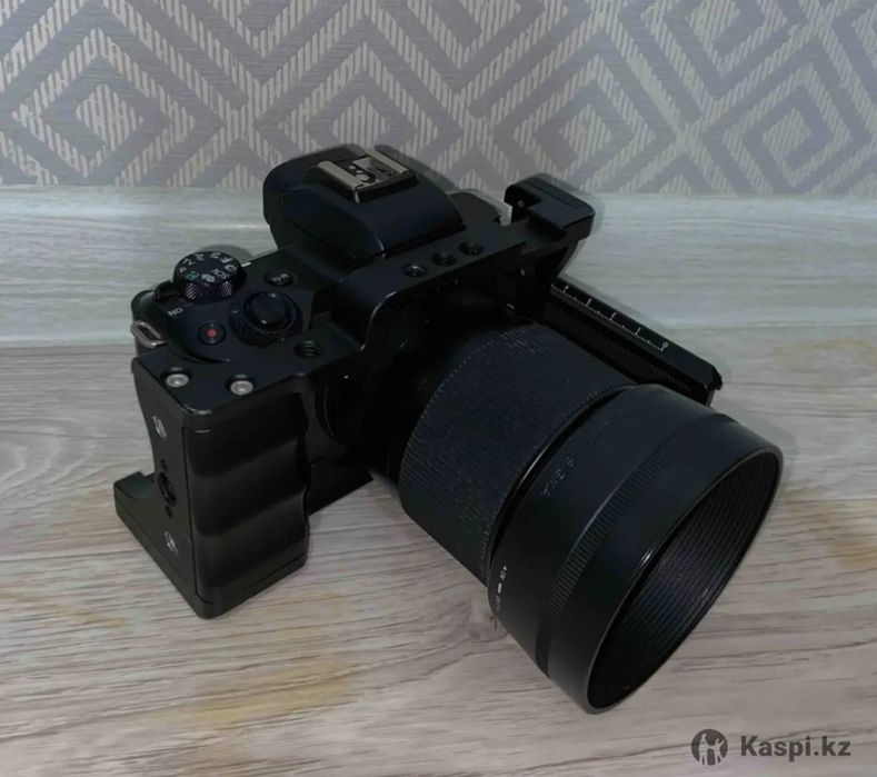 Продам отличный фотоаппарат Canon M50 Mark II