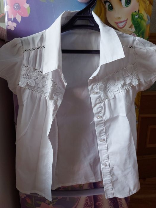 Продам школьные вещи на девочк,