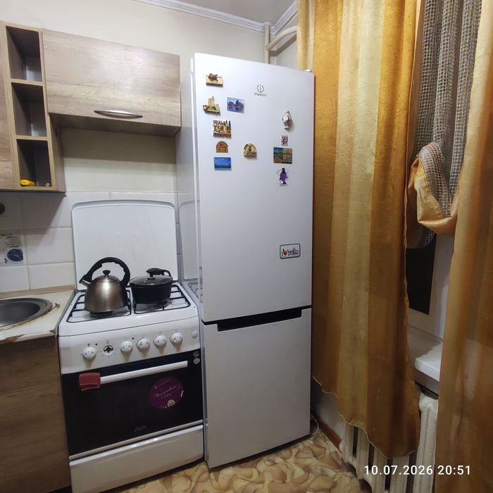Холодник срочно индезит