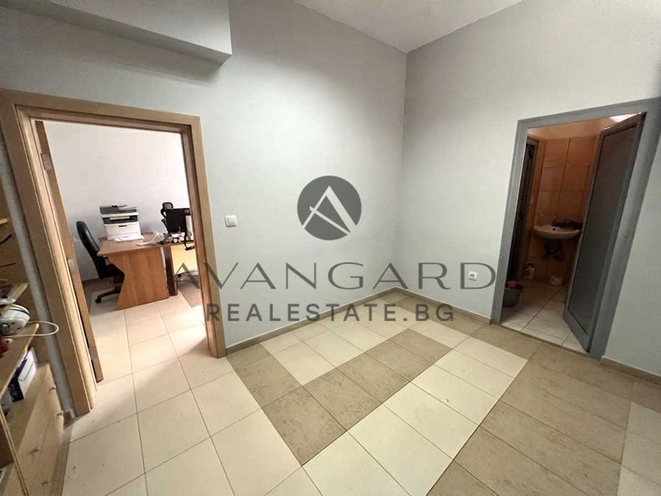 Продава се Офис в Пловдив, Кършияка - 34 кв.м за 1795 €/кв.м - Снимка #2