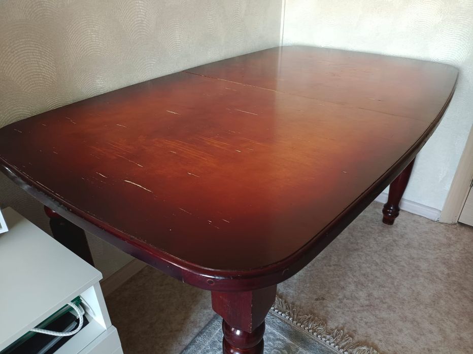 Раздвижной стол деревянный