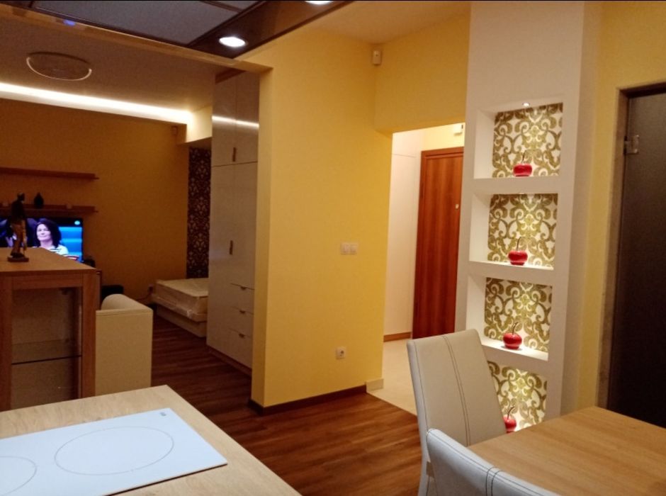 Дава се под наем Двустаен апартамент в София, Лозенец - 56 кв.м за 612 € - Снимка #11