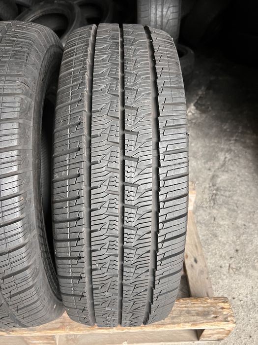 2 anvelope iarna ca NOI 215/70/15 C , Continental , 8.5 mm