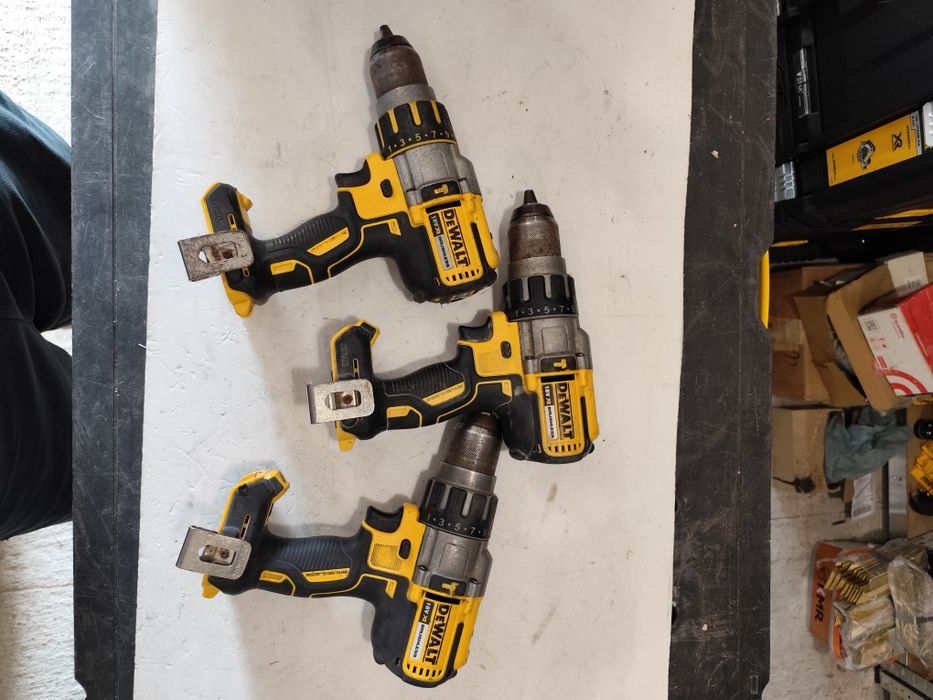 Мощен безчетков удърен винтоверт Девалт DeWALT DCD995 DCD996