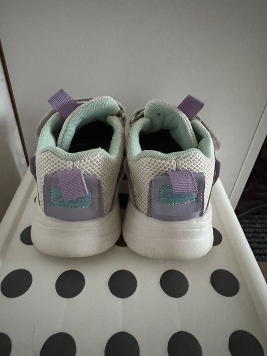 Продам кроссовки р 27-28