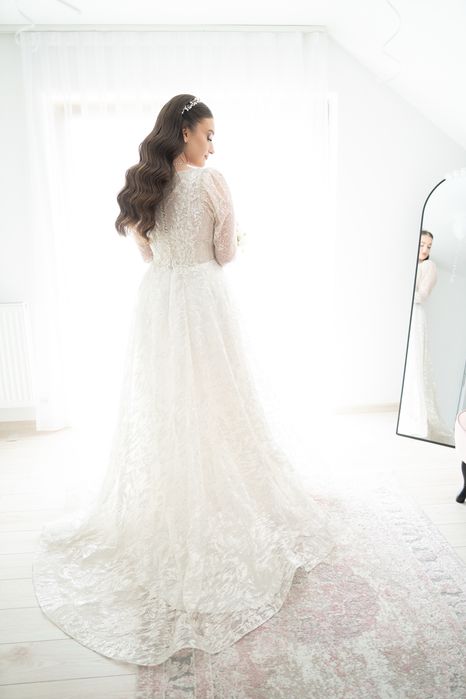 Rochie mireasa cu aplicatii