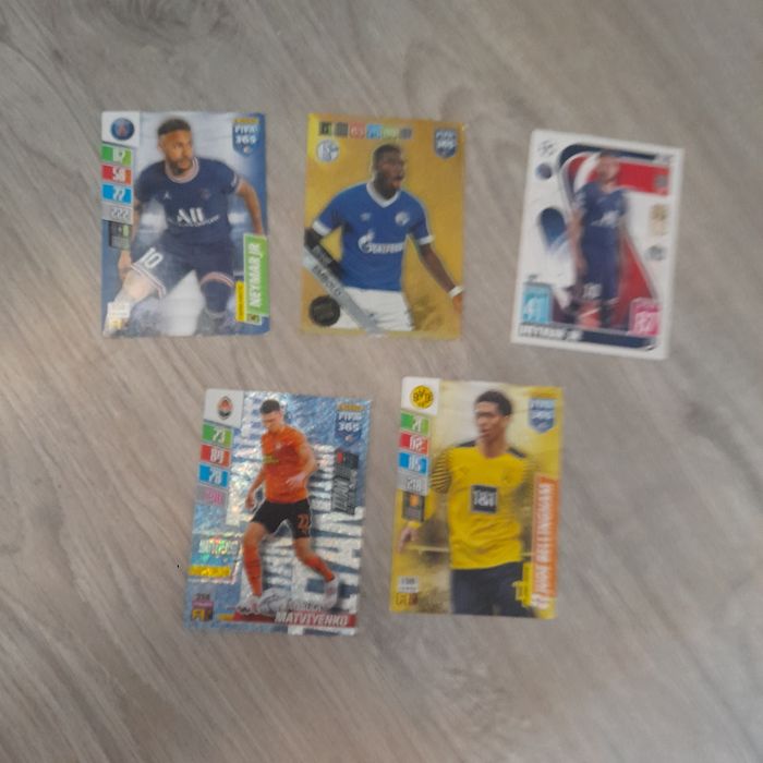 250 de Cartonase de fotbal