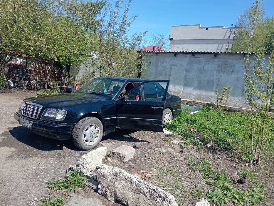 Продам мерседес 124