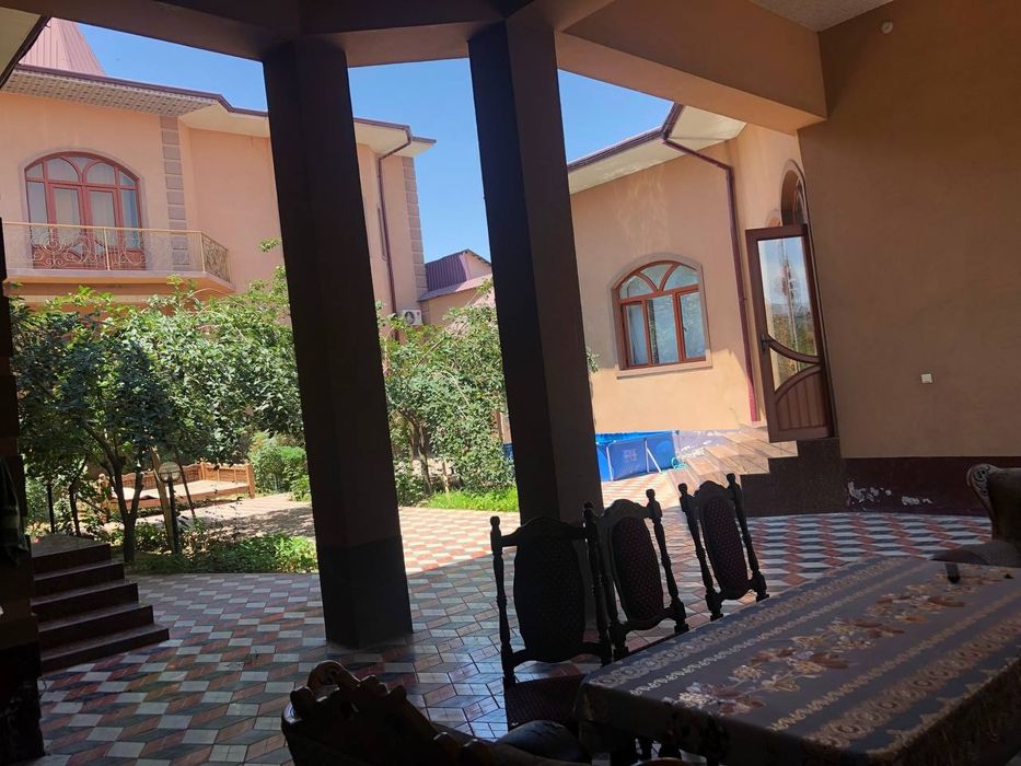 Сергели Янгихаетда 1 линияда участка. Бизнес учун хам яхши локация