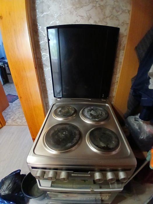 Продам плиту  Hansa