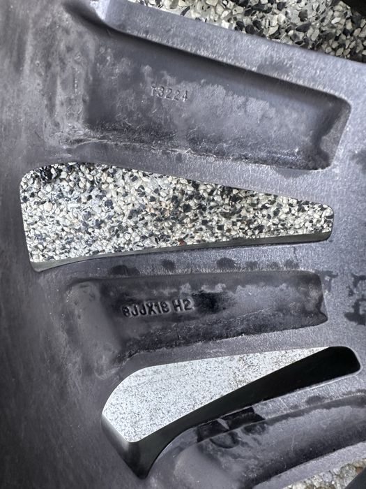 Джанти с гуми тип ауди А8