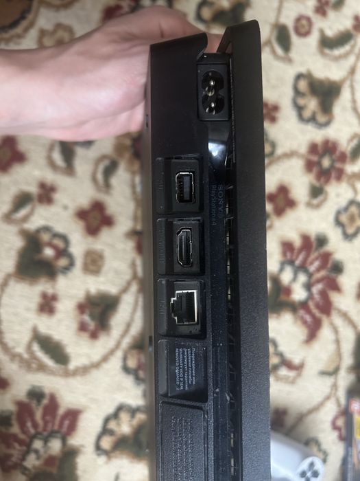 Продам Playstation 4 Slim 1Tb