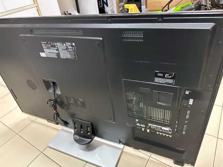 Panasonic 55 inch 140 cm 3D Smart tv