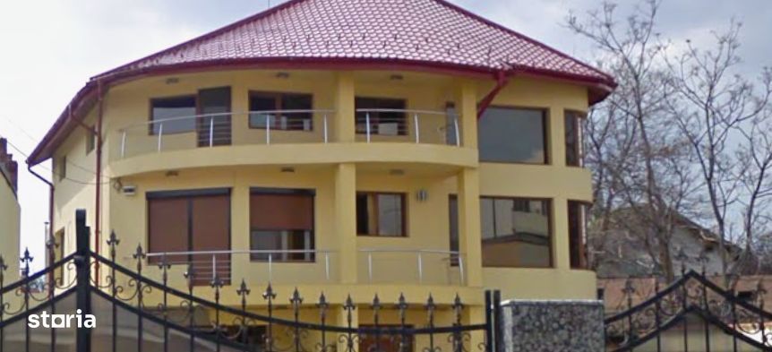 Cladire  cu suprafata de 400 mp si parcare proprie 350 mp
