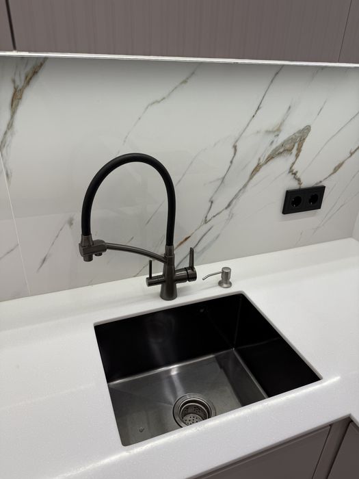 Мойка в кухню стальная