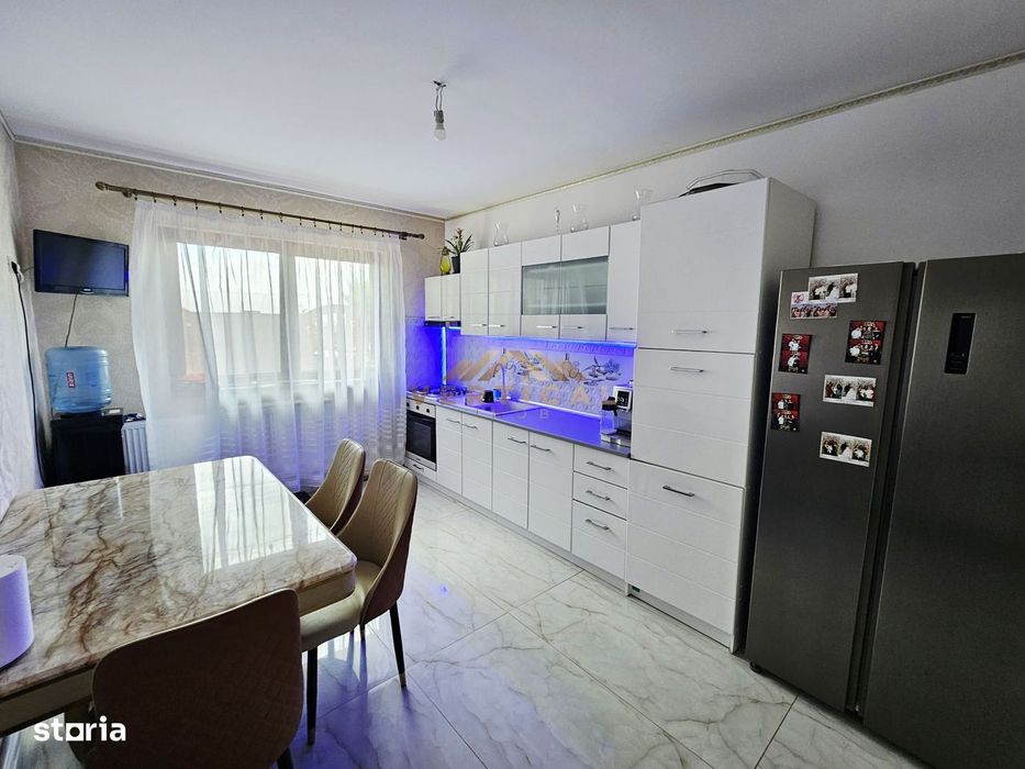 Vila 6 camere la intrare in Dobreni