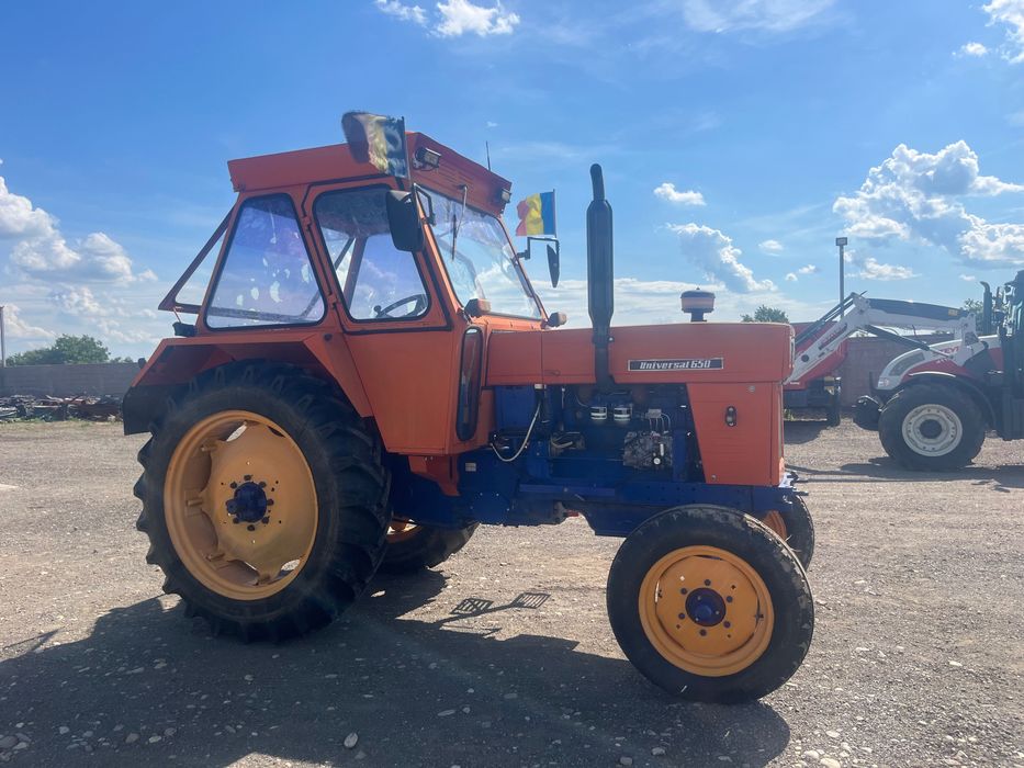 Tractor    U650
